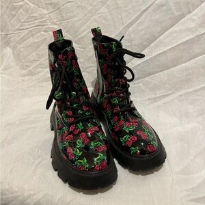 Betsey Johnson women’s Johnny lace up combat boot with zipper- Tin Can Rose